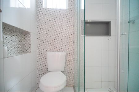 Banheiro da Suíte de casa para alugar com 2 quartos, 180m² em Piratini, Sapucaia do Sul