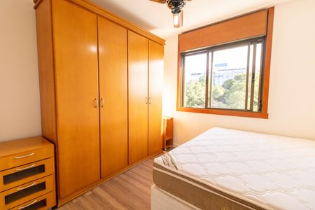Quarto 2 de apartamento para alugar com 3 quartos, 87m² em Cristal, Porto Alegre