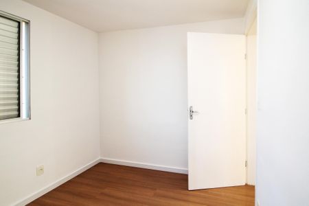 Quarto 2 de apartamento para alugar com 2 quartos, 52m² em Jardim da Gloria, Cotia