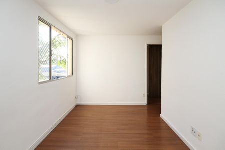 Sala de apartamento para alugar com 2 quartos, 52m² em Jardim da Gloria, Cotia