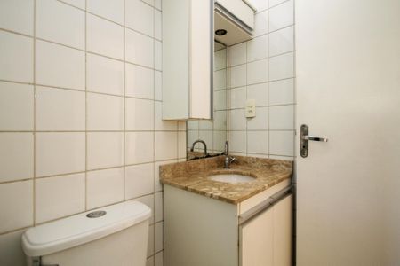 Banheiro de apartamento para alugar com 2 quartos, 52m² em Jardim da Gloria, Cotia