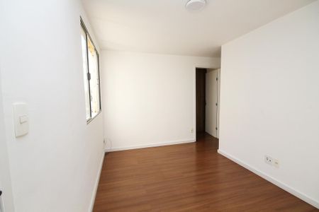 Sala de apartamento para alugar com 2 quartos, 52m² em Jardim da Gloria, Cotia