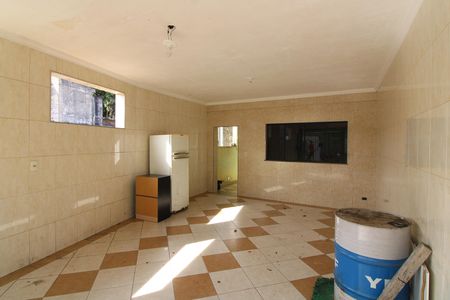garagem de casa para alugar com 3 quartos, 150m² em Vila Ponte Rasa, São Paulo