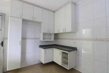 Cozinha de casa para alugar com 3 quartos, 150m² em Vila Ponte Rasa, São Paulo