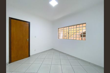 Casa para alugar com 150m², 3 quartos e 2 vagas Casa para alugar com 150m², 3 quartos e 2 vagasQuarto