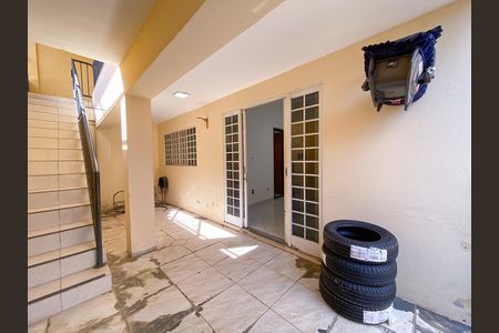 Área externa de casa para alugar com 3 quartos, 150m² em Pindorama, Belo Horizonte