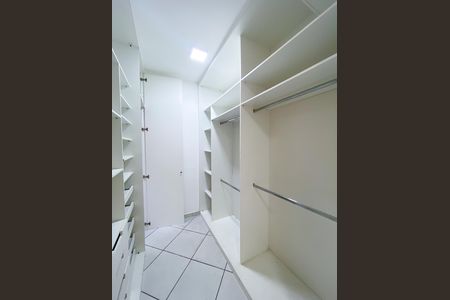 Casa para alugar com 150m², 3 quartos e 2 vagas Casa para alugar com 150m², 3 quartos e 2 vagasCloset da suíte