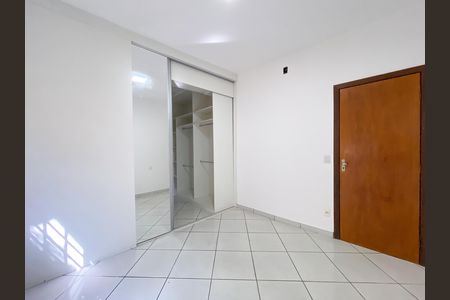 Casa para alugar com 150m², 3 quartos e 2 vagas Casa para alugar com 150m², 3 quartos e 2 vagasSuíte