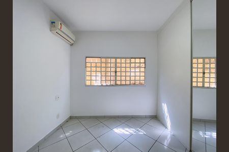 Casa para alugar com 150m², 3 quartos e 2 vagas Casa para alugar com 150m², 3 quartos e 2 vagasSuíte