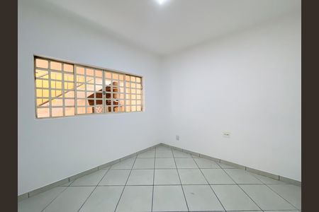 Casa para alugar com 150m², 3 quartos e 2 vagas Casa para alugar com 150m², 3 quartos e 2 vagasQuarto