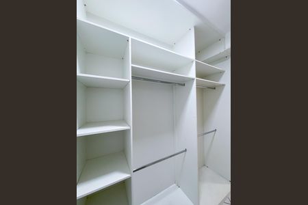 Casa para alugar com 150m², 3 quartos e 2 vagas Casa para alugar com 150m², 3 quartos e 2 vagasCloset da suíte