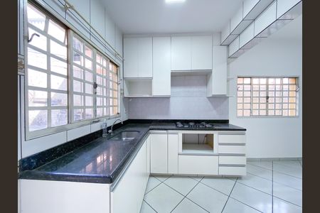 Casa para alugar com 150m², 3 quartos e 2 vagas Casa para alugar com 150m², 3 quartos e 2 vagasCozinha