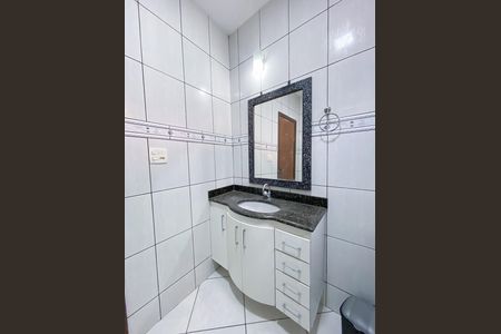 Casa para alugar com 150m², 3 quartos e 2 vagas Casa para alugar com 150m², 3 quartos e 2 vagasBanheiro social