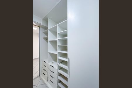 Closet da suíte de casa para alugar com 3 quartos, 150m² em Pindorama, Belo Horizonte