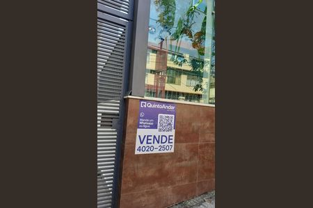 Placa instalada de apartamento à venda com 2 quartos, 67m² em Serra, Belo Horizonte