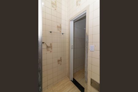 Banheiro de casa de condomínio para alugar com 1 quarto, 68m² em Osvaldo Cruz, Rio de Janeiro