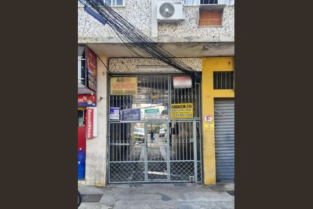 Fachada+Plaquinha de casa de condomínio para alugar com 1 quarto, 68m² em Osvaldo Cruz, Rio de Janeiro