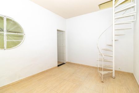 Sala de casa de condomínio para alugar com 1 quarto, 68m² em Osvaldo Cruz, Rio de Janeiro