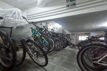 Área Comum - Bicicletário de kitnet/studio para alugar com 1 quarto, 30m² em José Menino, Santos