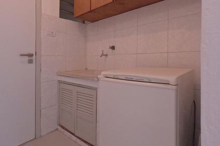 Cozinha de kitnet/studio para alugar com 1 quarto, 30m² em José Menino, Santos
