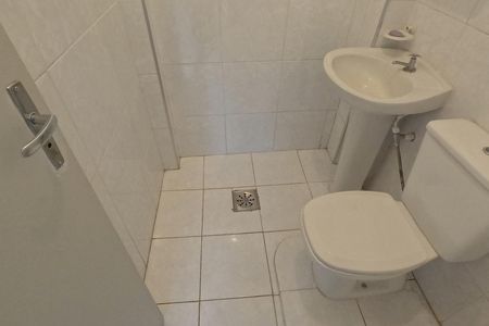 Banheiro de kitnet/studio para alugar com 1 quarto, 30m² em José Menino, Santos