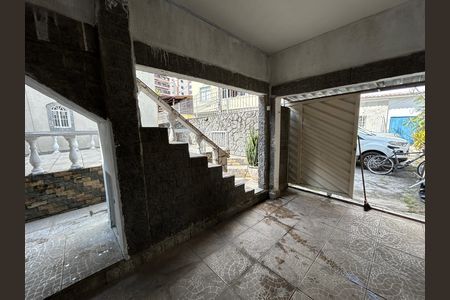 Casa para alugar com 4 quartos, 240m² em Vila Valqueire, Rio de Janeiro