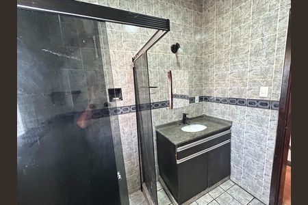 Casa para alugar com 4 quartos, 240m² em Vila Valqueire, Rio de Janeiro