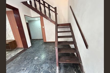 Casa para alugar com 4 quartos, 240m² em Vila Valqueire, Rio de Janeiro