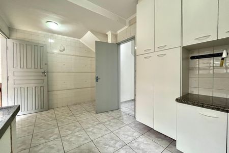 Cozinha de casa para alugar com 2 quartos, 80m² em Vila Imperio, São Paulo