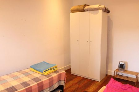 Casa de condomínio para alugar com 180m², 2 quartos e 2 vagas Casa de condomínio para alugar com 180m², 2 quartos e 2 vagasQuarto