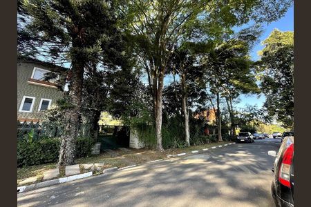 Casa de condomínio para alugar com 180m², 2 quartos e 2 vagas Casa de condomínio para alugar com 180m², 2 quartos e 2 vagasFachada