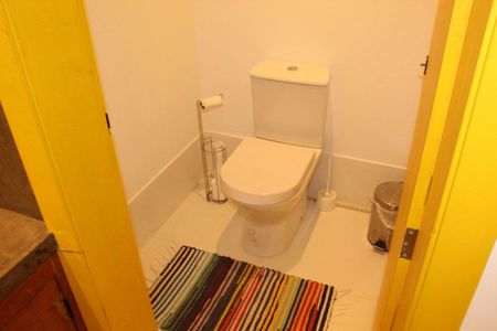 Casa de condomínio para alugar com 180m², 2 quartos e 2 vagas Casa de condomínio para alugar com 180m², 2 quartos e 2 vagasBanheiro