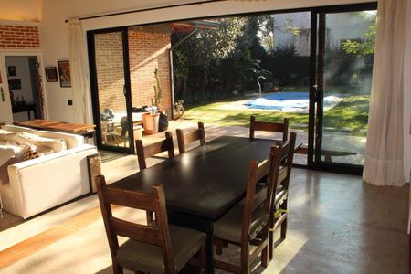Casa de condomínio para alugar com 180m², 2 quartos e 2 vagas Casa de condomínio para alugar com 180m², 2 quartos e 2 vagasSala de Jantar