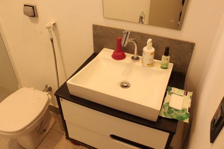 Casa de condomínio para alugar com 180m², 2 quartos e 2 vagas Casa de condomínio para alugar com 180m², 2 quartos e 2 vagasBanheiro