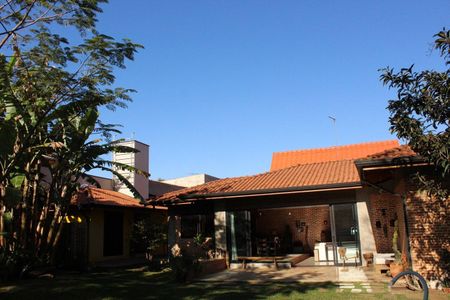 Casa de condomínio para alugar com 180m², 2 quartos e 2 vagas Casa de condomínio para alugar com 180m², 2 quartos e 2 vagasÁrea Externa