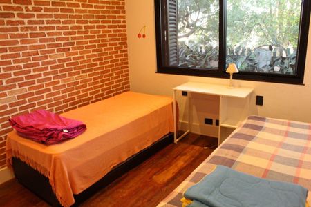 Casa de condomínio para alugar com 180m², 2 quartos e 2 vagas Casa de condomínio para alugar com 180m², 2 quartos e 2 vagasQuarto