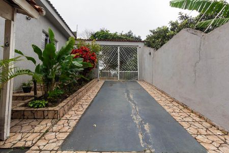 Quintal e Garagem de casa à venda com 5 quartos, 232m² em Jardim Maringa, São Paulo