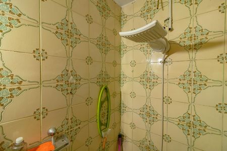Banheiro de casa à venda com 2 quartos, 150m² em Jardim Itacolomi, São Paulo