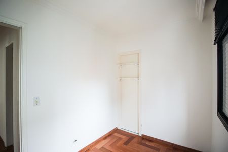 Quarto 3 de apartamento para alugar com 3 quartos, 76m² em Vila Olímpia, São Paulo