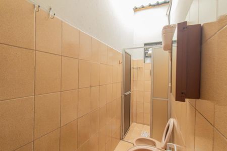 Banheiro Social de casa para alugar com 1 quarto, 50m² em Xaxim, Curitiba