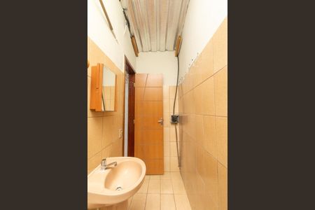 Banheiro Social de casa para alugar com 1 quarto, 50m² em Xaxim, Curitiba