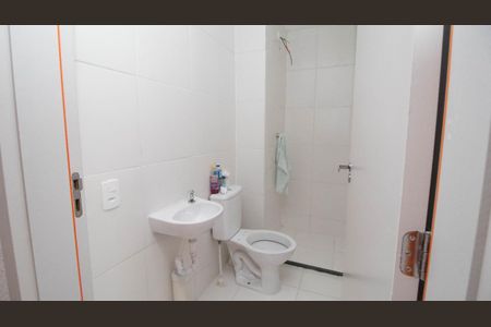 Banheiro de apartamento para alugar com 2 quartos, 38m² em Fazenda da Juta, São Paulo