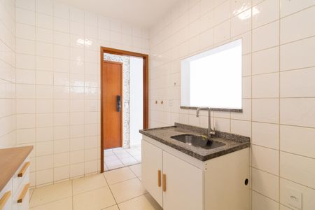Cozinha de apartamento para alugar com 2 quartos, 65m² em Vila Gomes, São Paulo