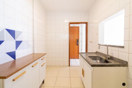 Cozinha de apartamento para alugar com 2 quartos, 65m² em Vila Gomes, São Paulo