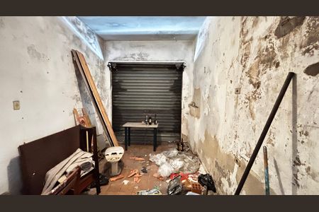 Garagem de casa à venda com 2 quartos, 150m² em Vila Linda, Santo André