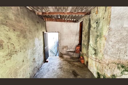 Garagem de casa à venda com 2 quartos, 150m² em Vila Linda, Santo André