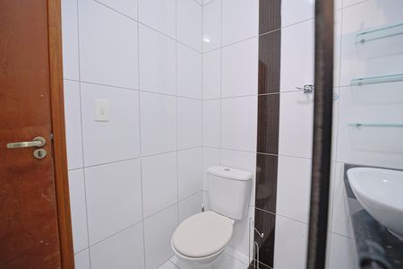 Banheiro de casa de condomínio para alugar com 3 quartos, 150m² em Vila Ré, São Paulo