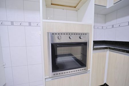 Cozinha de casa de condomínio para alugar com 3 quartos, 150m² em Vila Ré, São Paulo