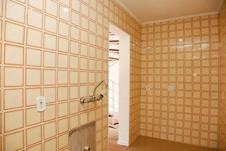 Cozinha + Área de Serviço + Despensa de apartamento à venda com 2 quartos, 120m² em Cidade Baixa, Porto Alegre