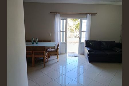 Sala de casa para alugar com 3 quartos, 170m² em Vila Isolina Mazzei, São Paulo